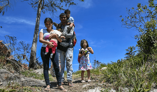 Extraños tocan a tu puerta, por Nancy Arellano