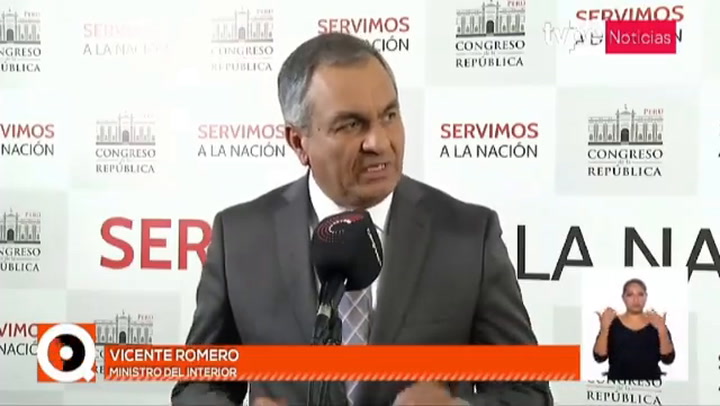 Ministro del Interior anuncia que “evalúan” decretar estado de emergencia en la frontera con Chile